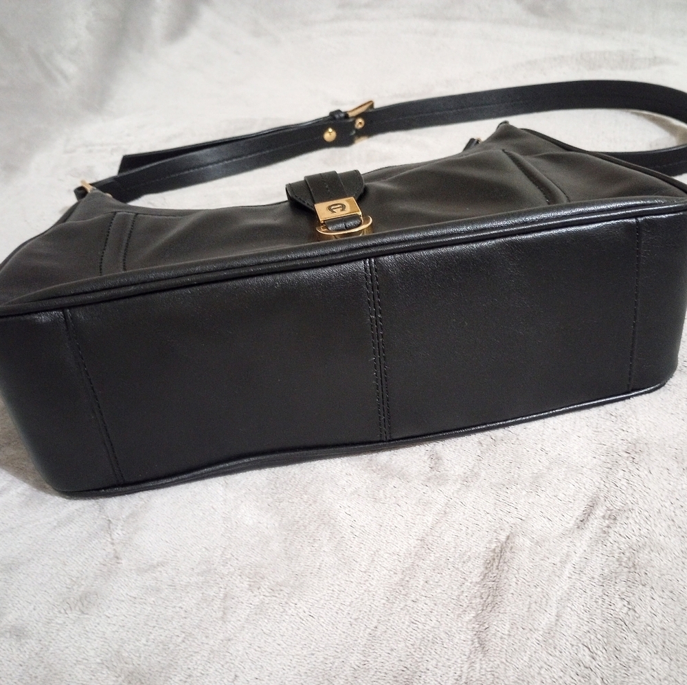 Vintage Aigner Black Leather Bag Gold Tone Hardware - Picture 4 of 10